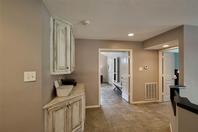 37 Pinepath Place, The Woodlands, TX 77381