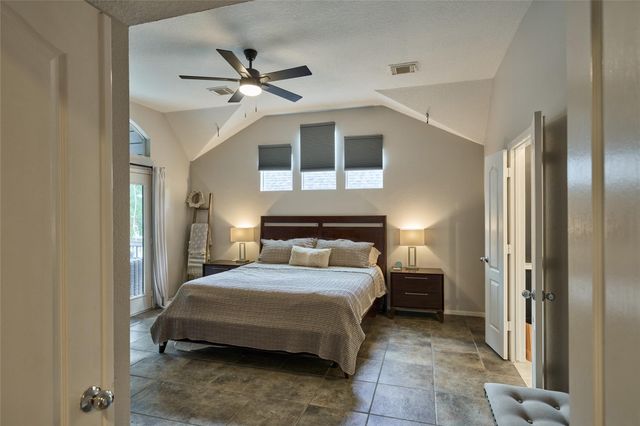37 Pinepath Place, The Woodlands, TX 77381
