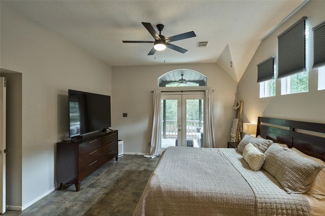 37 Pinepath Place, The Woodlands, TX 77381