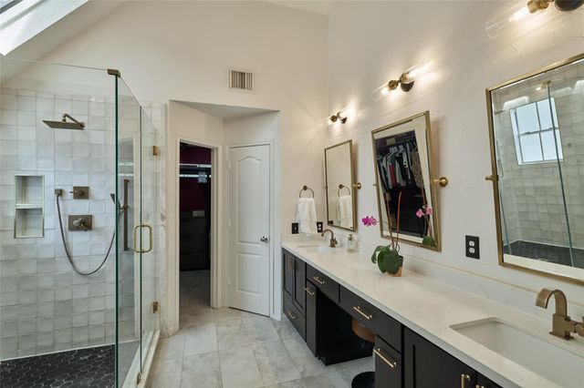 37 Pinepath Place, The Woodlands, TX 77381