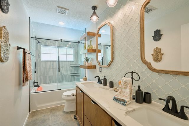 37 Pinepath Place, The Woodlands, TX 77381