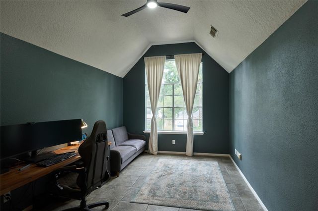 37 Pinepath Place, The Woodlands, TX 77381