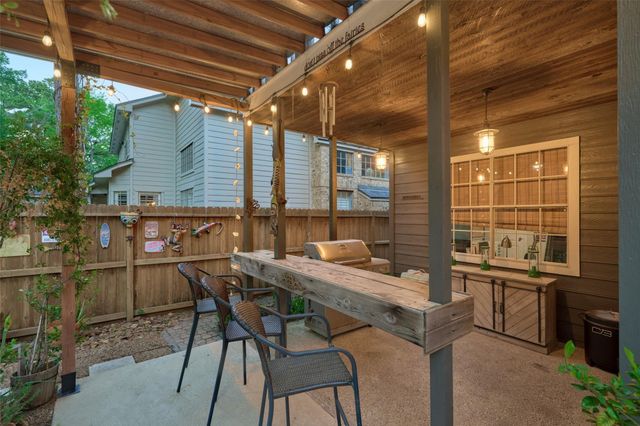 37 Pinepath Place, The Woodlands, TX 77381