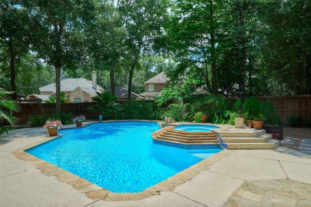 37 Pinepath Place, The Woodlands, TX 77381