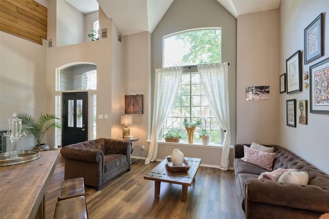 37 Pinepath Place, The Woodlands, TX 77381