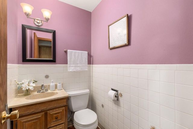 1135 Wisteria LANE, Waukesha, WI 53189