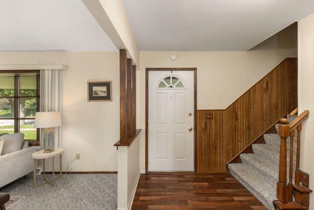 1135 Wisteria LANE, Waukesha, WI 53189
