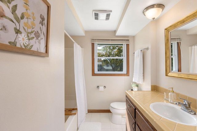 1135 Wisteria LANE, Waukesha, WI 53189