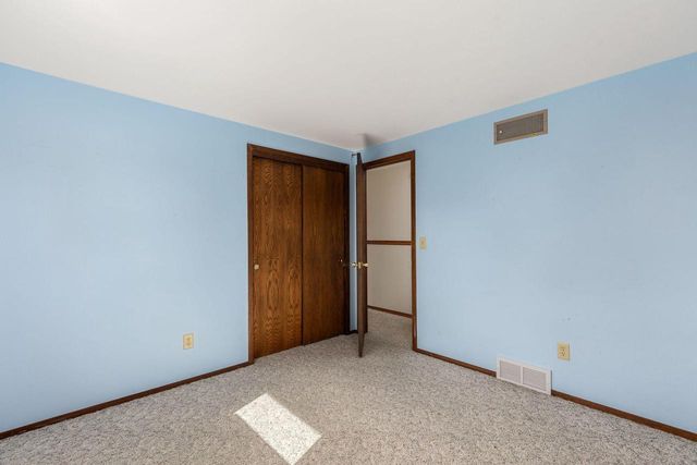 1135 Wisteria LANE, Waukesha, WI 53189