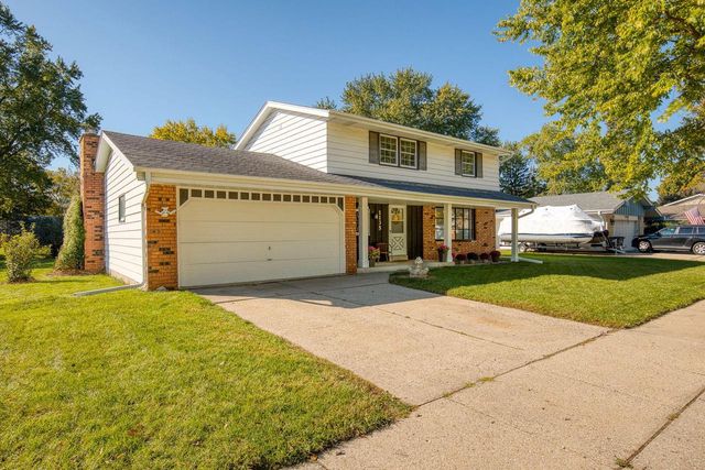 1135 Wisteria LANE, Waukesha, WI 53189