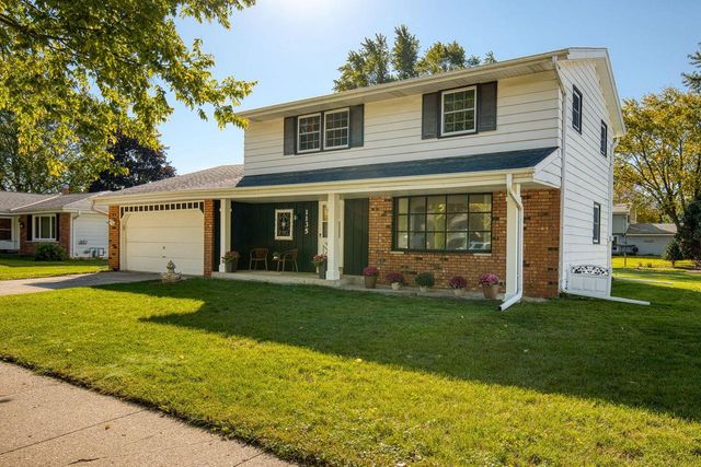 1135 Wisteria LANE, Waukesha, WI 53189