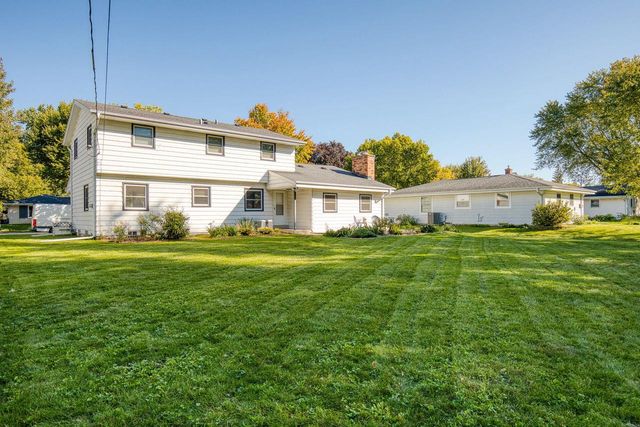 1135 Wisteria LANE, Waukesha, WI 53189