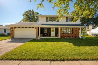 1135 Wisteria LANE, Waukesha, WI 53189