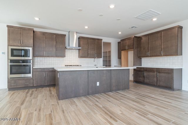 5927 S GRANITE Street, Gilbert, AZ 85298