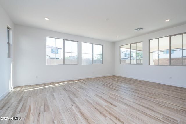 5927 S GRANITE Street, Gilbert, AZ 85298