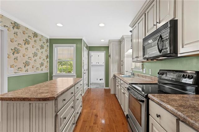 204 Sherwood Drive, Calhoun, GA 30701
