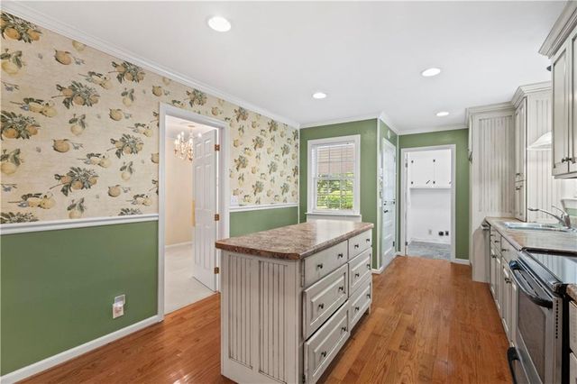 204 Sherwood Drive, Calhoun, GA 30701