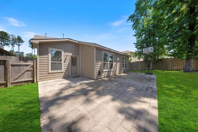 2080 Lost Timbers Drive, Conroe, TX 77304