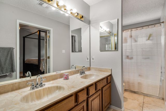 7200 Grange Avenue NW, Albuquerque, NM 87120