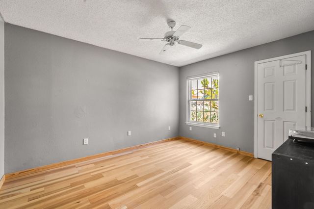 7200 Grange Avenue NW, Albuquerque, NM 87120