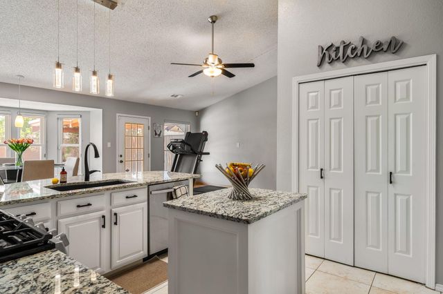 7200 Grange Avenue NW, Albuquerque, NM 87120