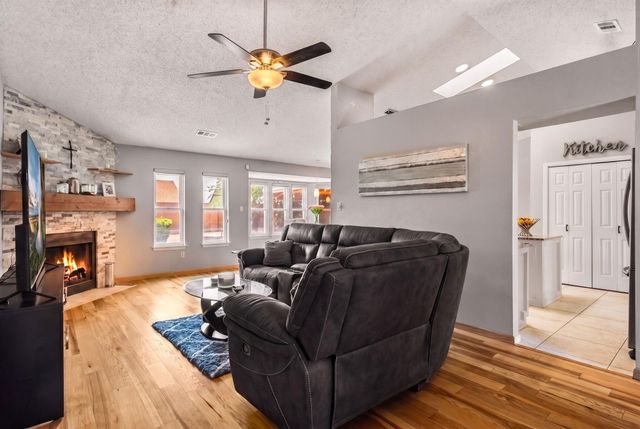 7200 Grange Avenue NW, Albuquerque, NM 87120