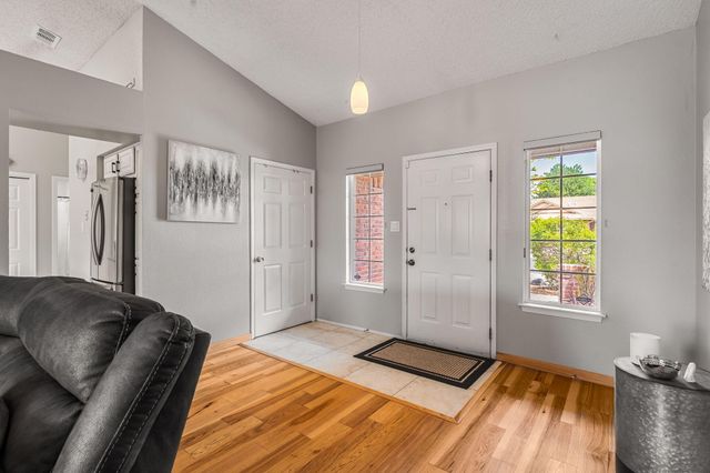 7200 Grange Avenue NW, Albuquerque, NM 87120