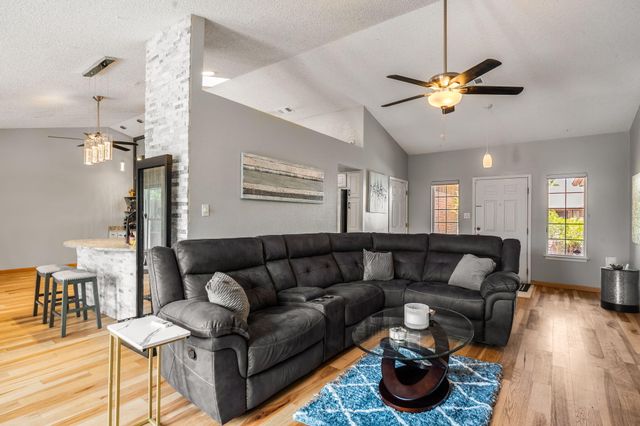7200 Grange Avenue NW, Albuquerque, NM 87120