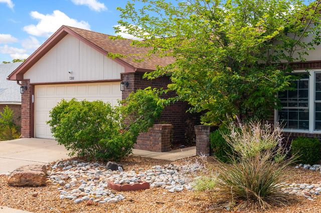 7200 Grange Avenue NW, Albuquerque, NM 87120