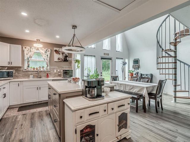 9001 S Coltrane Road, Guthrie, OK 73044