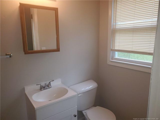 125-18 Bogard Circle, Spring Lake, NC 28390