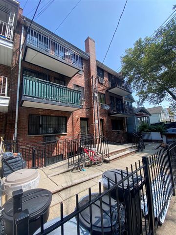 9229 53rd Avenue 3A, Elmhurst, NY 11373