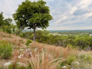 1869 Paradise Pkwy, Canyon Lake, TX 78133