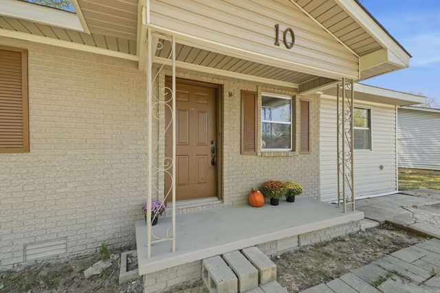 10 Parkridge Drive, North Little Rock, AR 72120