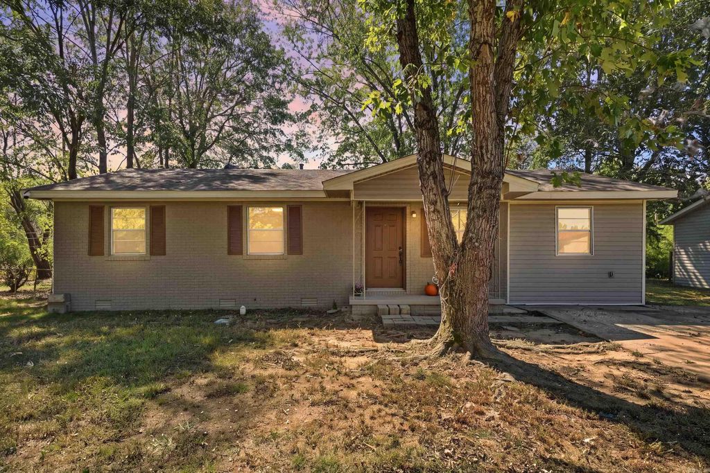 10 Parkridge Drive, North Little Rock, AR 72120