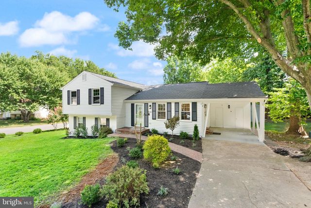 5141 BRADFIELD DR, Annandale, VA 22003