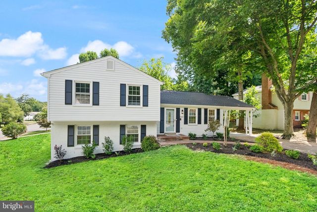 5141 BRADFIELD DR, Annandale, VA 22003