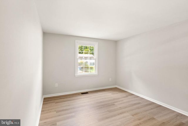 5141 BRADFIELD DR, Annandale, VA 22003