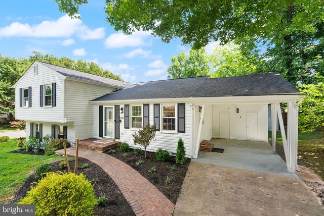 5141 BRADFIELD DR, Annandale, VA 22003