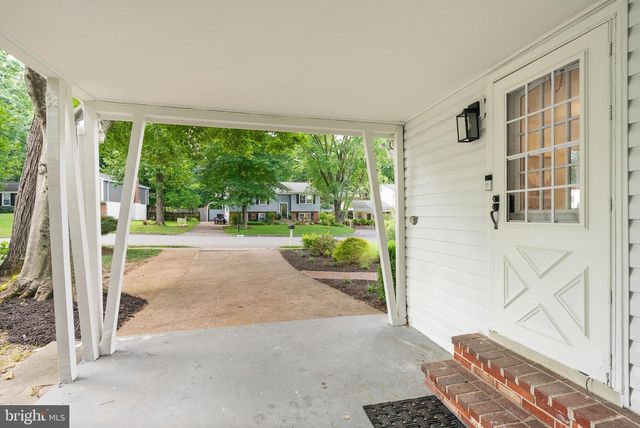 5141 BRADFIELD DR, Annandale, VA 22003