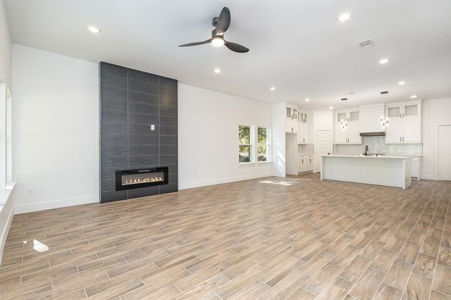 116 Oakwood Drive, Trinidad, TX 75163
