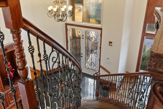 1202 Regents Park Court, Desoto, TX 75115