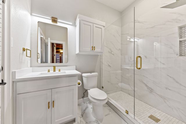 1202 Regents Park Court, Desoto, TX 75115