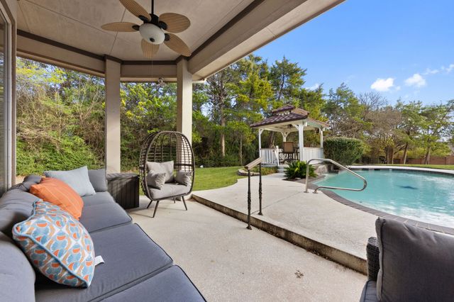 1202 Regents Park Court, Desoto, TX 75115