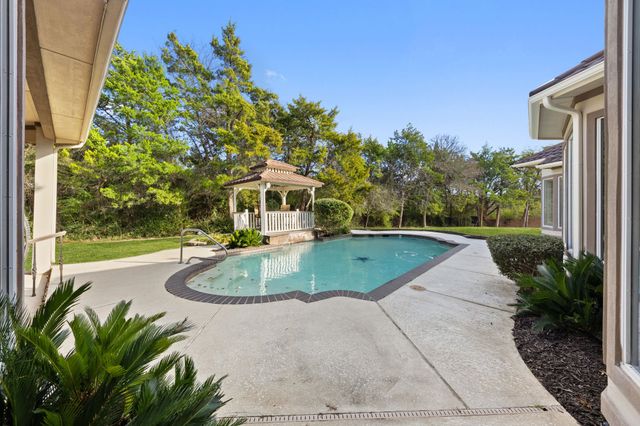 1202 Regents Park Court, Desoto, TX 75115