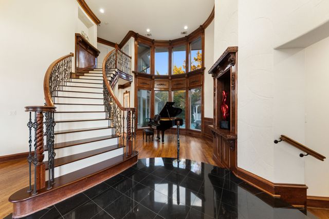 1202 Regents Park Court, Desoto, TX 75115