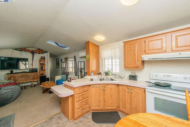 56 Horseshoe Ln., Weaverville, CA 96093