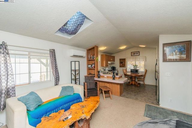 56 Horseshoe Ln., Weaverville, CA 96093