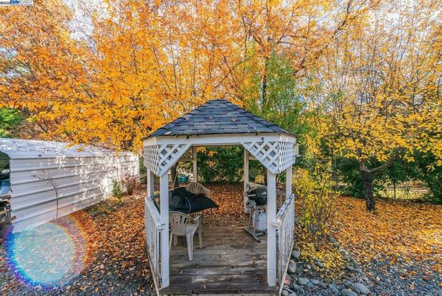 56 Horseshoe Ln., Weaverville, CA 96093