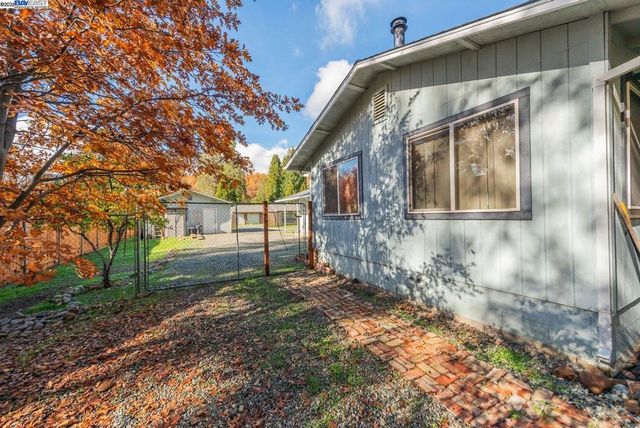 56 Horseshoe Ln., Weaverville, CA 96093